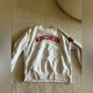 Signature Concepts - Medium Crewneck - U of Wisconsin